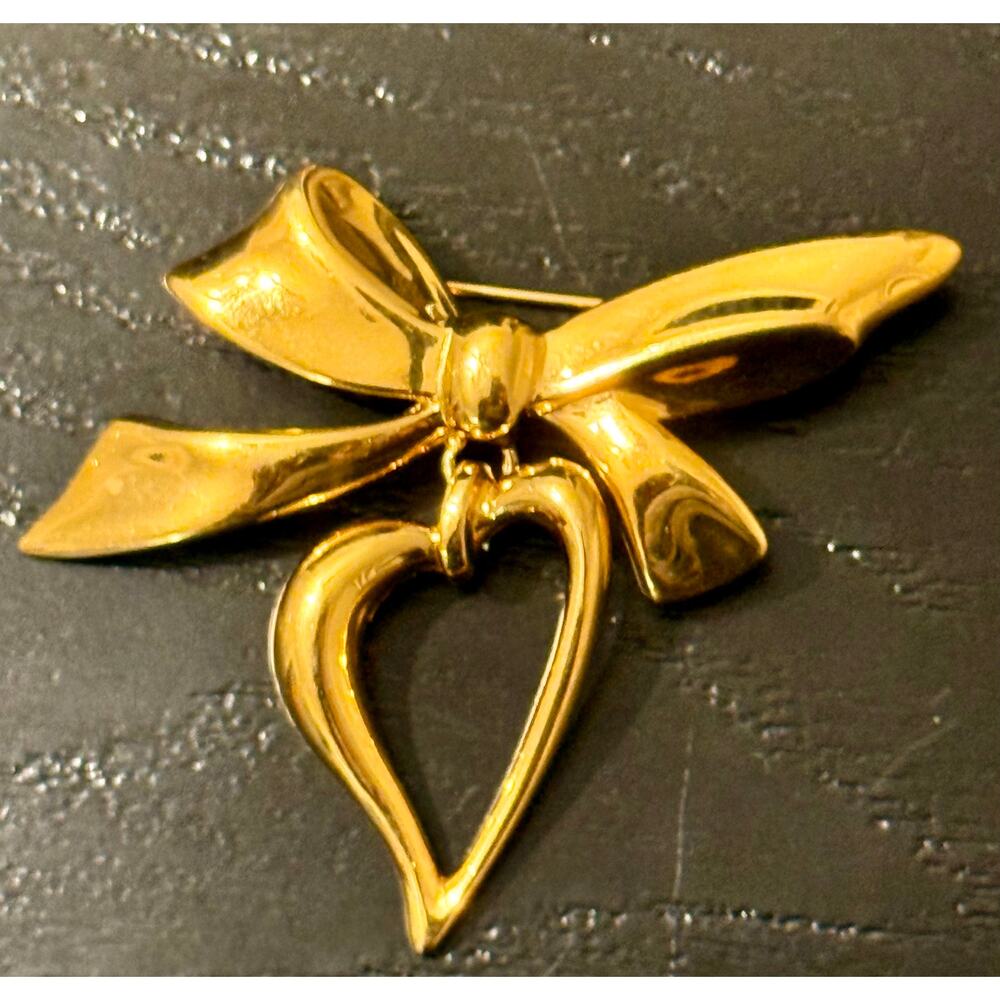Vintage Signed Monet Gold Tone Double Heart Ribbon Brooch Pin